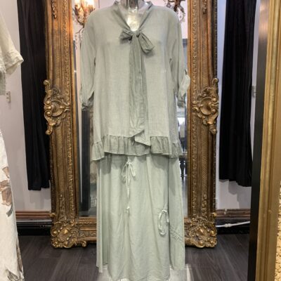 Ladies Linen Style Green Top